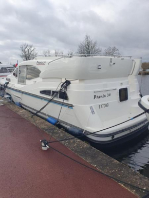 Magnifique bateau au coeur du Nivernais à l'étang de BAYE